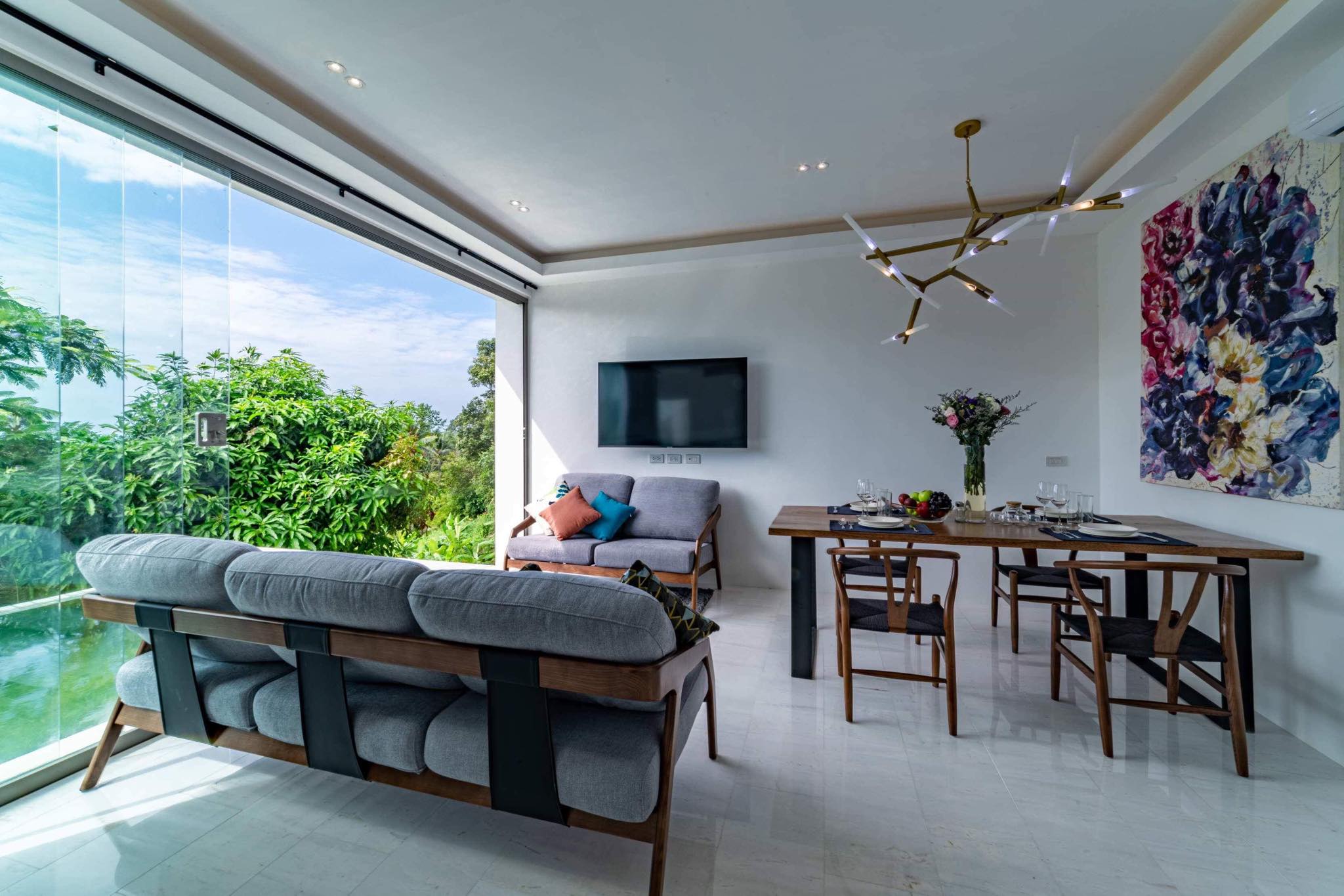 Zwei zeitgenössische Villen mit Meerblick – Preis auf Anfrage